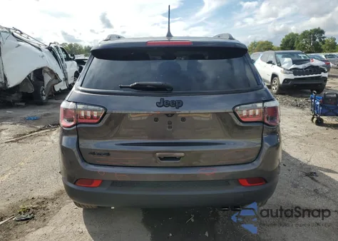 2020 Jeep Compass Latitude z USA, uszkodzony, nr VIN 3C4NJDBB9LT228174